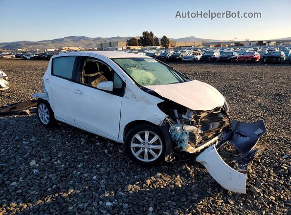VNKKTUD30GA065180 2016 TOYOTA YARIS White Передня права чверть