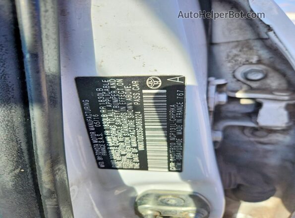 VNKKTUD33GA069224 2016 TOYOTA YARIS White ძრავის განყოფილების ხედი