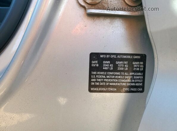 W04GL6SX9J1124034 2018 BUICK REGAL Silver Widok naklejki z numerem VIN