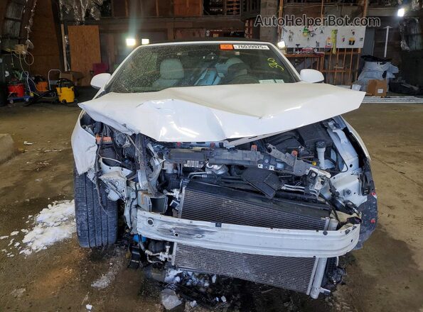 W04WH3N57JG088542 2018 BUICK CASCADA White Вид спереду