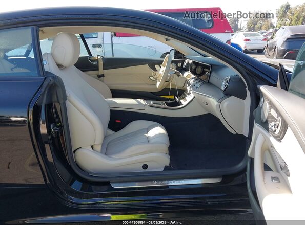W1K1J5JB0NF174949 2022 MERCEDES-BENZ E-CLASS Black Widok wnętrza z przodu