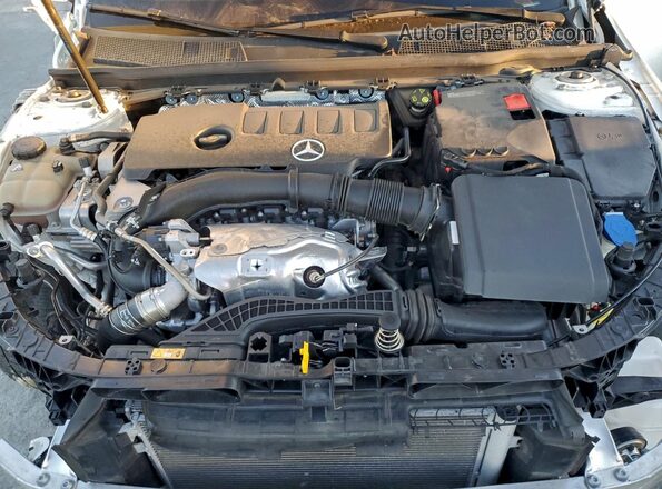 W1K3G4EB1NJ337794 2022 MERCEDES-BENZ A White Vista interior trasera