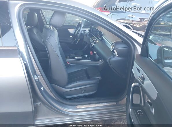 W1K3G4EB2MJ263817 2021 MERCEDES-BENZ A 220 Gray Вид салону спереду
