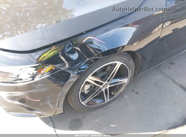 W1K3G4EB2NJ377771 2022 MERCEDES-BENZ A 220 Black Դիմացի տեսք