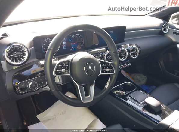 W1K3G4EB2NJ377771 2022 MERCEDES-BENZ A 220 Black 