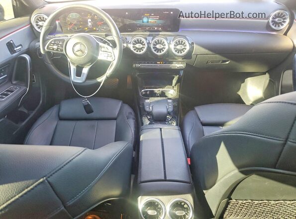 W1K3G4EB5MJ316896 2021 MERCEDES-BENZ A Gray Vista del salpicadero