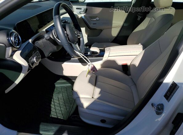 W1K3G4EB7LJ217723 2020 MERCEDES-BENZ A White წინა სალონის ხედი
