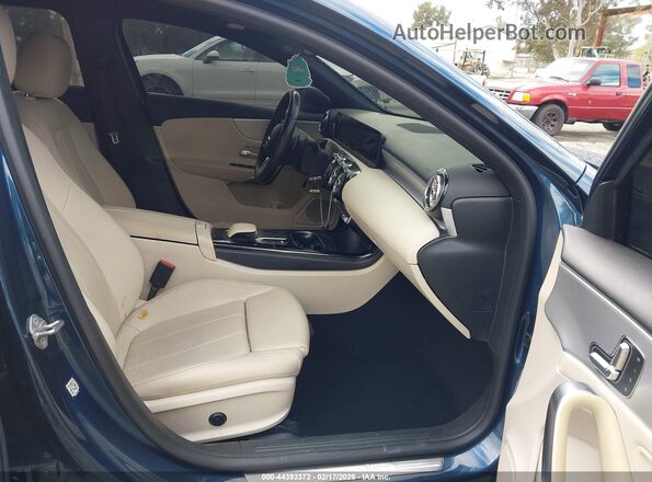 W1K3G4EB8MJ287913 2021 MERCEDES-BENZ A 220 Blue Vista interior delantera
