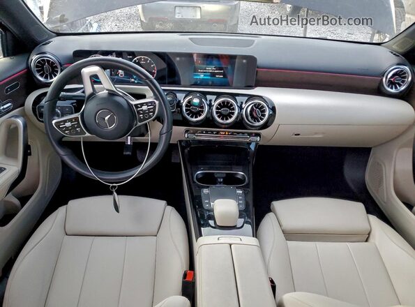 W1K3G4FB0NJ352902 2022 MERCEDES-BENZ A Black Առջևի վահանակի տեսք