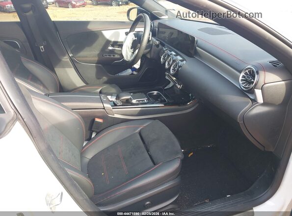 W1K5J4HB1PN418649 2023 MERCEDES-BENZ CLA-CLASS White Front interior view