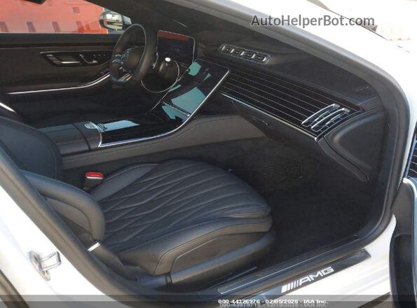 W1K6G8CB2SA322868 2025 MERCEDES-BENZ AMG S 63 E Белый Вид салона спереди