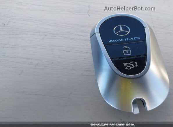 W1K6G8CB2SA322868 2025 MERCEDES-BENZ AMG S 63 E Белый Вид панели приборов