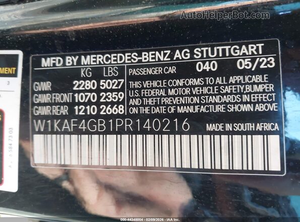 W1KAF4GB1PR140216 2023 MERCEDES-BENZ C-CLASS Black Vista del compartimento del motor