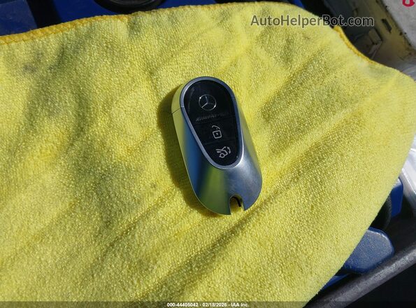 W1KAF8HB6TR309520 2026 MERCEDES-BENZ AMG C 43 White Widok deski rozdzielczej