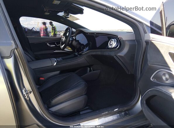 W1KCG4EB4PA039372 2023 MERCEDES-BENZ EQS 580 Gray წინა სალონის ხედი