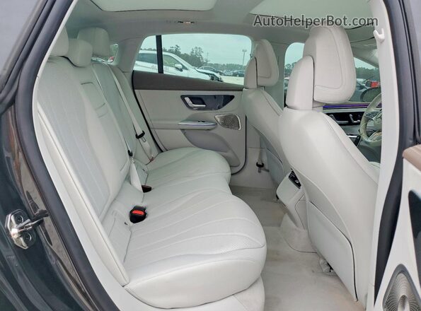 W1KEG1CB3RF047589 2024 MERCEDES-BENZ EQE Black Вид задніх сидінь