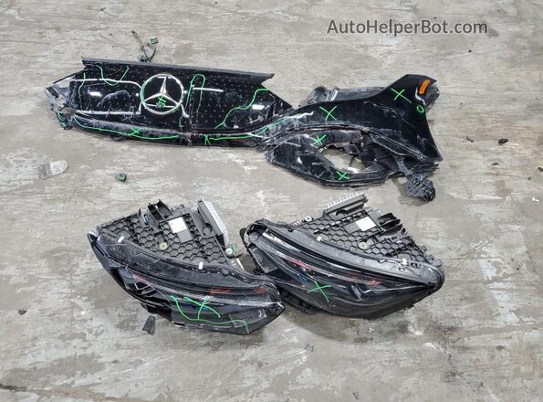 W1KEG1CB9PF018160 2023 MERCEDES-BENZ EQE Black Vista del compartimento del motor