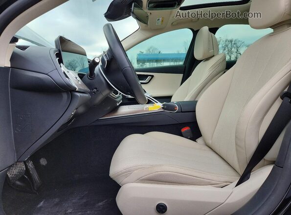 W1KLF4HB9SA093614 2025 MERCEDES-BENZ E Black Widok wnętrza z przodu