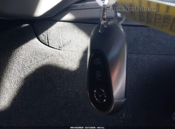 W1KLF4HB9SA146294 2025 MERCEDES-BENZ E-CLASS Silver Widok deski rozdzielczej