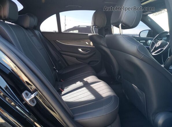W1KZF8DB0NB096018 2022 MERCEDES-BENZ E Black Widok tylnych siedzeń