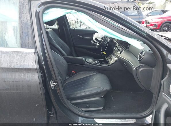 W1KZF8DB1NB096223 2022 MERCEDES-BENZ E-CLASS Серый Вид салона спереди