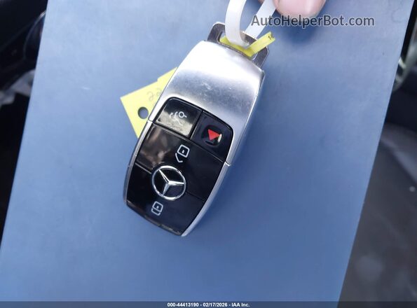 W1KZF8DB1NB096223 2022 MERCEDES-BENZ E-CLASS Серый Вид панели приборов