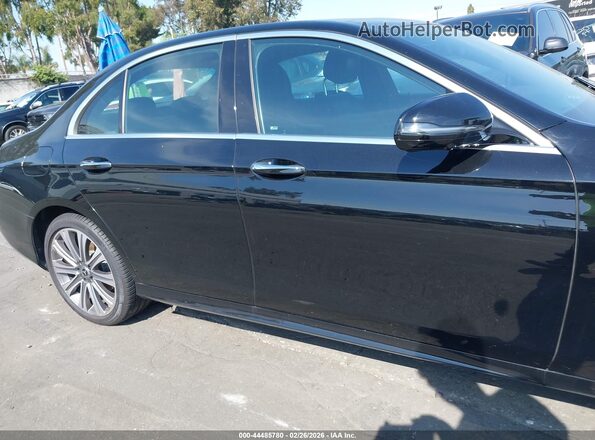 W1KZF8DBXNB081641 2022 MERCEDES-BENZ E-CLASS Black Widok wnętrza 360 stopni