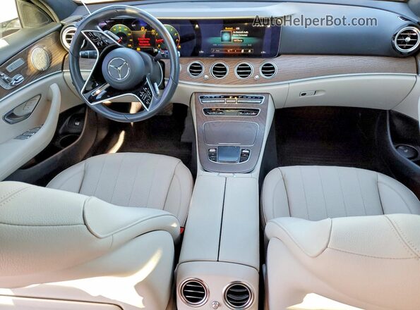 W1KZF8EB0PB163587 2023 MERCEDES-BENZ E White Vista del salpicadero