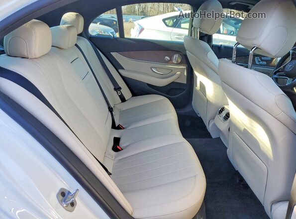 W1KZF8EB0PB163587 2023 MERCEDES-BENZ E White Vista de los asientos traseros