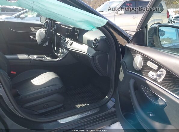W1KZF8EB6NB040308 2022 MERCEDES-BENZ E-CLASS Black Front interior view