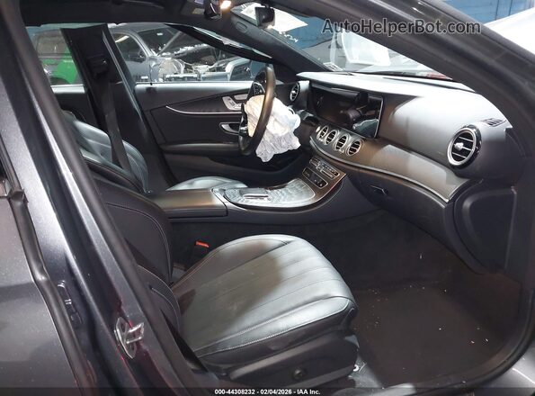 W1KZF8EB7NB094653 2022 MERCEDES-BENZ E-CLASS Gray წინა სალონის ხედი