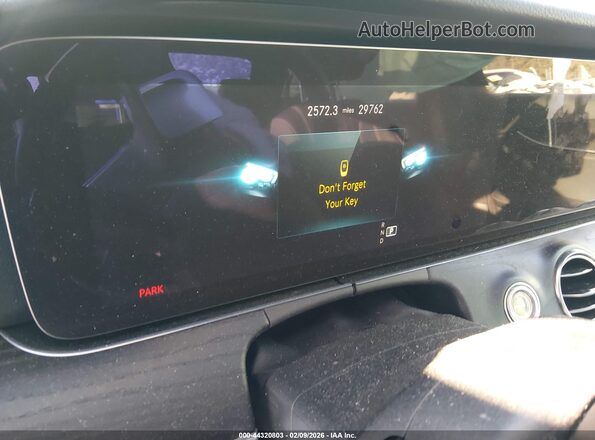 W1KZF8EB8PB168567 2023 MERCEDES-BENZ E-CLASS Black Widok tylnych siedzeń