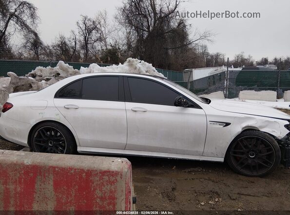 W1KZF8KB1MA952000 2021 MERCEDES-BENZ AMG E 63 White 360 interior view