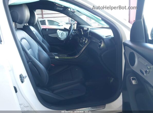 W1N0G8DB7MF907877 2021 MERCEDES-BENZ GLC 300 White წინა სალონის ხედი