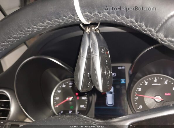W1N0G8EB1LF788916 2020 MERCEDES-BENZ GLC 300 White Widok deski rozdzielczej