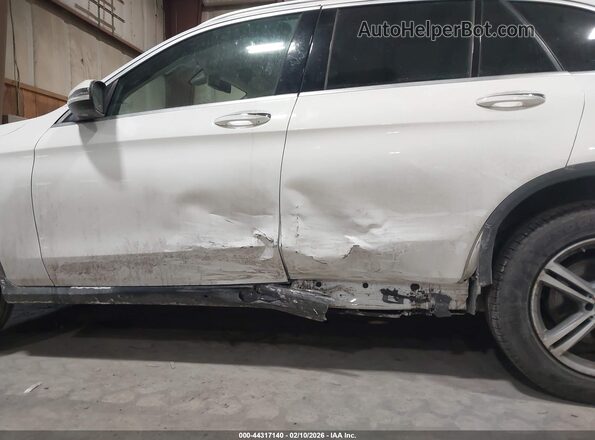 W1N0G8EB1LF788916 2020 MERCEDES-BENZ GLC 300 White Widok z przodu
