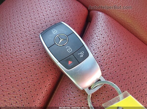 W1N0G8EB3MF905879 2021 MERCEDES-BENZ GLC 300 Белый Вид панели приборов
