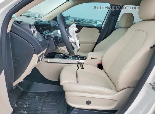 W1N4M4GB8SW402474 2025 MERCEDES-BENZ GLB-CLASS White Vista interior delantera
