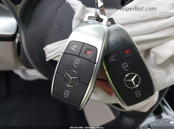 W1N4M4HB1PW282720 2023 MERCEDES-BENZ GLB-CLASS Blue Vista del salpicadero