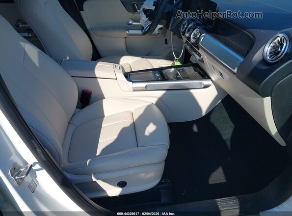 W1N4M4HB4RW343822 2024 MERCEDES-BENZ GLB-CLASS White Widok wnętrza z przodu