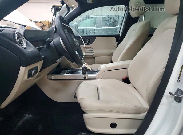 W1N4M4HB8SW381687 2025 MERCEDES-BENZ GLB-CLASS Белый Вид салона спереди