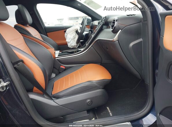 W1NKJ4HB3RF144664 2024 MERCEDES-BENZ GLC 300 Blue Widok wnętrza z przodu