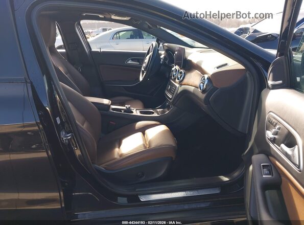 W1NTG4GB2LJ700052 2020 MERCEDES-BENZ GLA 250 Black Widok wnętrza z przodu