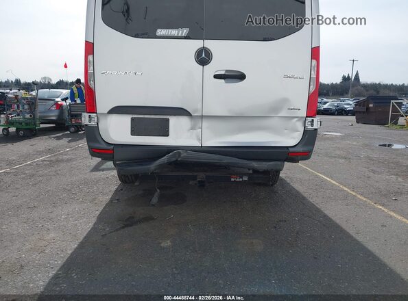 W1Y4ECVY1NT095592 2022 MERCEDES-BENZ SPRINTER Silver Вид спереду