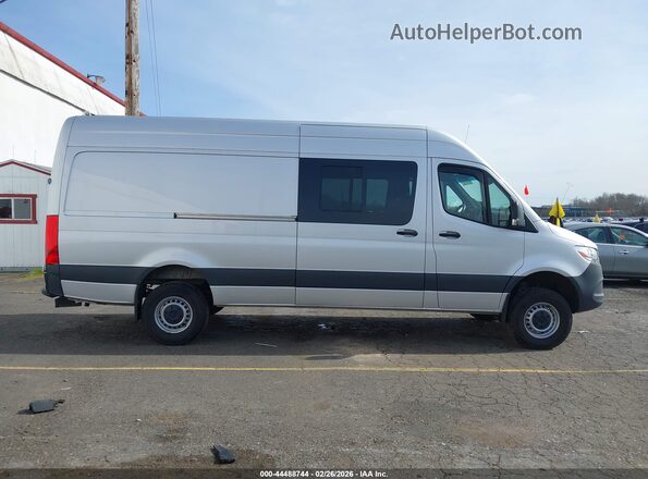 W1Y4ECVY1NT095592 2022 MERCEDES-BENZ SPRINTER Silver Вид задньої частини салону