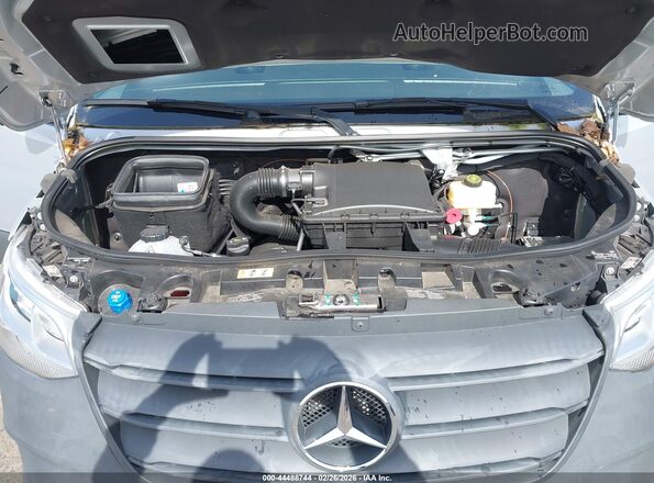 W1Y4ECVY1NT095592 2022 MERCEDES-BENZ SPRINTER Silver Вид ззаду
