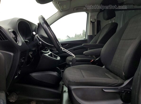 W1YV0BEY9M3866280 2021 MERCEDES-BENZ METRIS White Front interior view