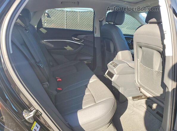 WA12AAGE9NB041035 2022 AUDI E-TRON Black უკანა სალონის ხედი