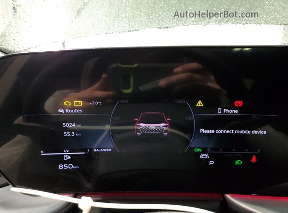 WA12AAGU8S2025802 2025 AUDI Q5 Green Вид щитка приладів