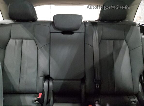 WA12AAGU8S2025802 2025 AUDI Q5 Green Вид задніх сидінь